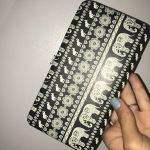 black/white elephant wallet